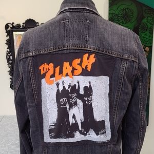 Levis Slim Trucker Men's Small w/ Clash Backpatch